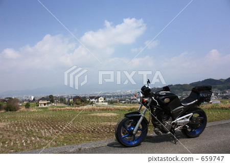 自行車和鄉村景觀 659747