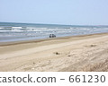 Driving on the beach 661230