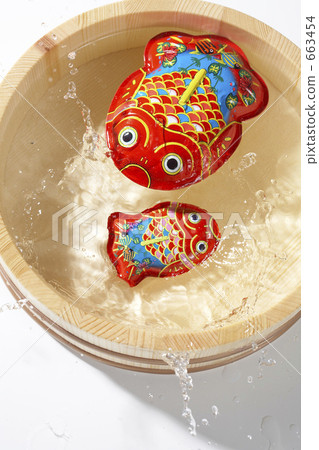 Tinplate goldfish 663454