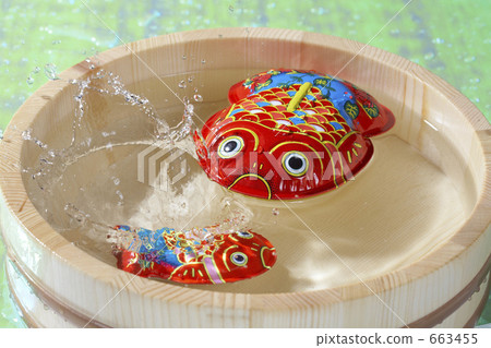 Tinplate goldfish 663455