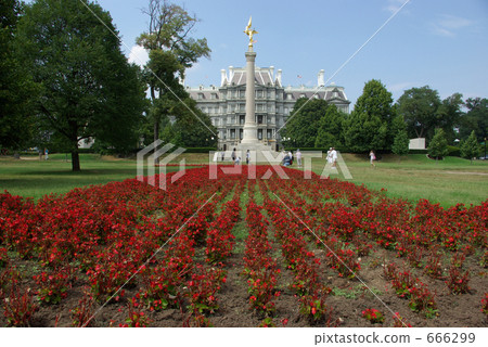 Old Executive Office Building and Begonia Old Executive Office Building and Begonia 666299