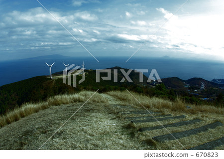 The way to the windmill 670823