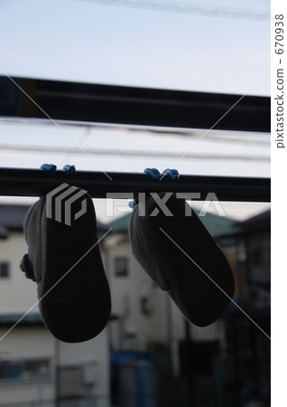 Clothes in clothesline Clothes in clothesline 670938