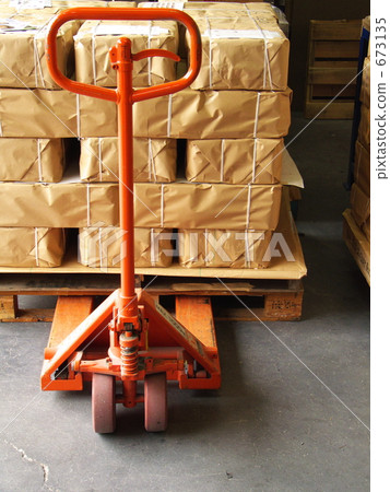 Full view of the hand lift 673135