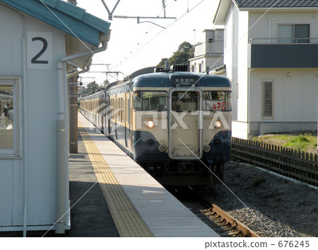 Train on the Bunko Line 676245