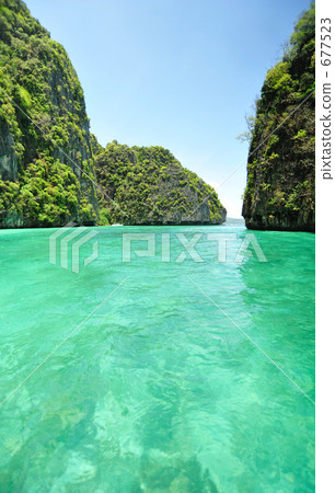 Phi Phi Island · Green Sea 677523