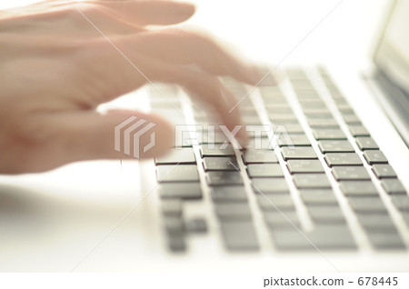 Hit the keyboard 678445