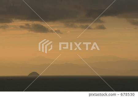 Morning glow of the Seto Inland Sea 678530