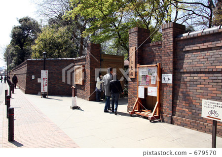 Rokugien brick fence 679570