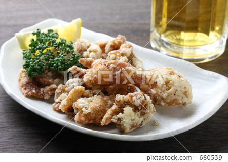 Deep-fried chicken skin Deep-fried chicken skin 680539