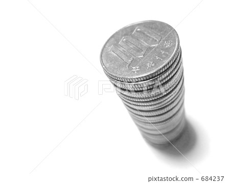 100 yen tower 684237