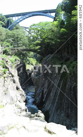 高千穗峽 便橋 乳溝 685942