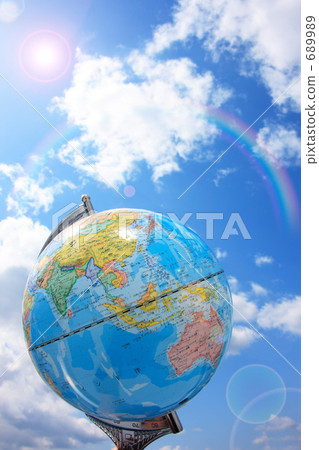 The globe and the blue sky 689989