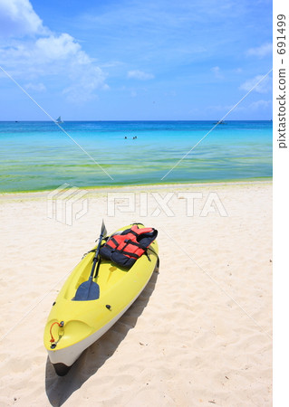 Beach Resort 691499
