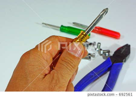 有一把螺絲刀 692561