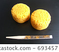 Japanese sweets made with egg yolk 693457