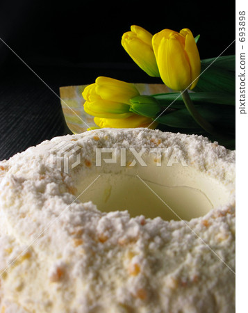 Sweets of butter cream 693898