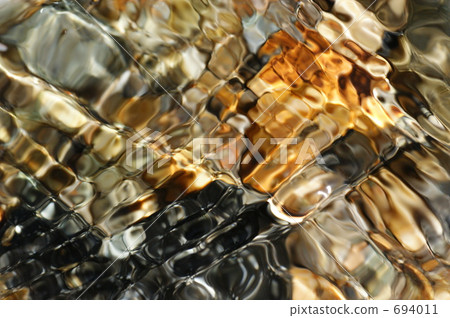 A pattern 694011