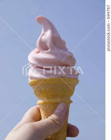 Strawberry soft cream Strawberry soft cream 694767