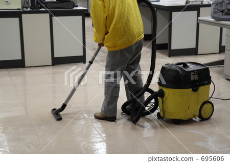 Floor cleaning 695606