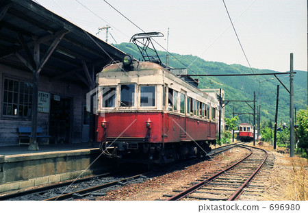 At Wakayama station of Wakayama / Nogami Electric Railway that was discontinued At Wakayama station of Wakayama / Nogami Electric Railway that was discontinued 696980
