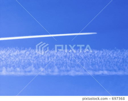  藍天和雲彩 697368