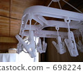 clothespin, in a room, indoor 698224