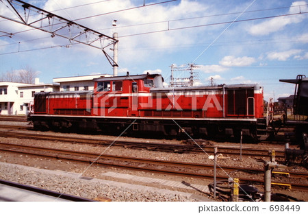 Diesel locomotive 698449