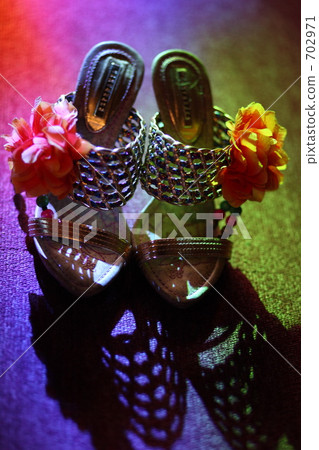 High heeled silhouette 702971