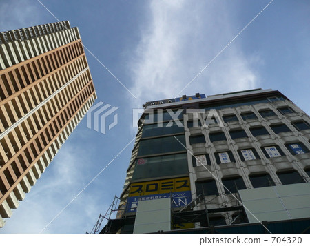 Building Building 704320