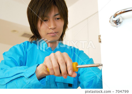 修理門的男人 704799