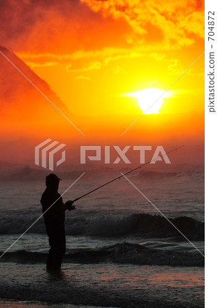Sunset in the shape of a hat 704872
