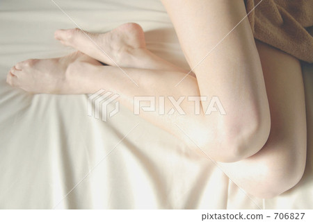 beautiful leg, fair skinned, lower half of body 706827