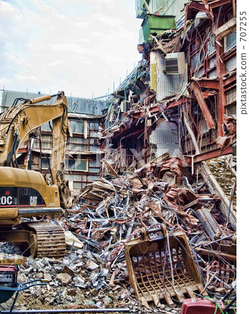 scene of dismantling, built, constructing 707255