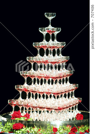 Champagne Tower 707486