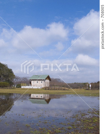 在池塘邊 在池塘邊 708005