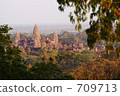 Angkor Wat distant view 709713