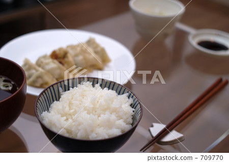 Dumplings and rice 709770