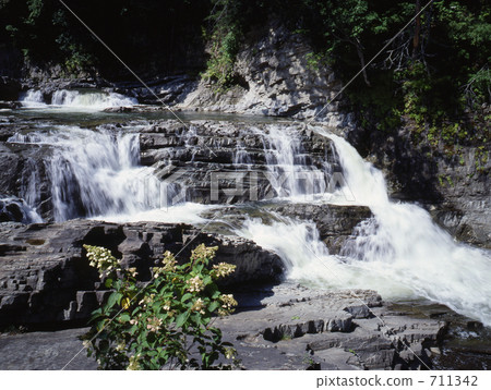 Midsummer's Three Falls Falls Midsummer's Three Falls Falls 711342