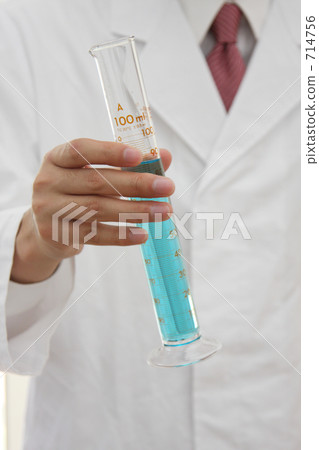研究人員用量筒 研究人員用量筒 714756