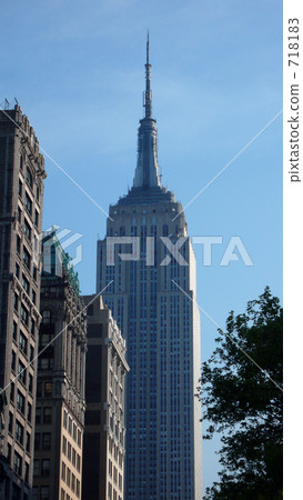 帝國大廈在早晨 718183
