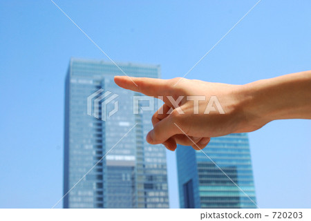 Hand in the skyscraper 720203