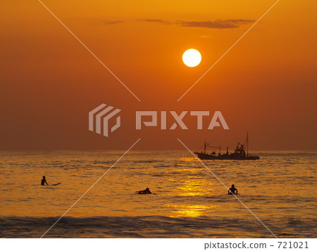 黎明的衝浪者 721021