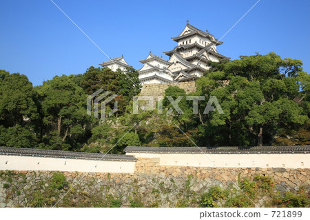 A castle tower of Himeji castle A castle tower of Himeji castle 721899