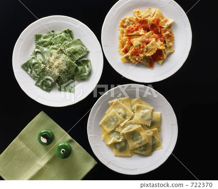 Ravioli Three Italian Cuisine 722370
