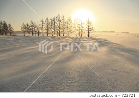 多雪的領域的日出 多雪的領域的日出 722721