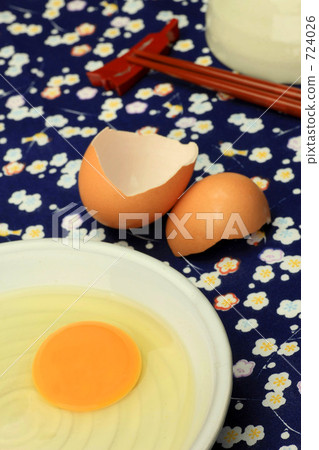 An egg An egg 724026