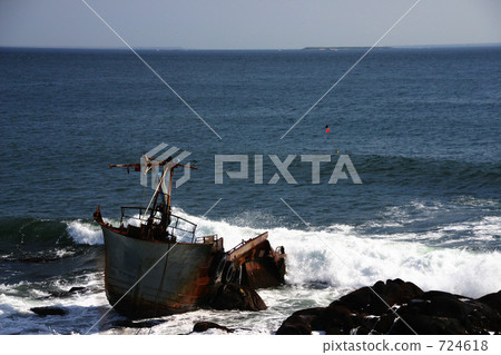 Shipwreck 724618