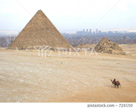 Beyond the pyramid, downtown Egypt 728150