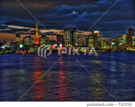 夜景 東京 水面 732358